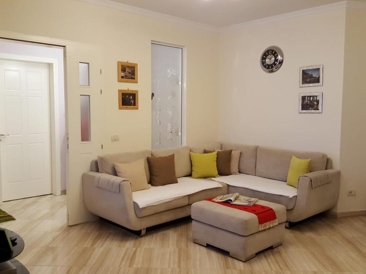 Holiday Center Apartment Shkoder Exterior photo