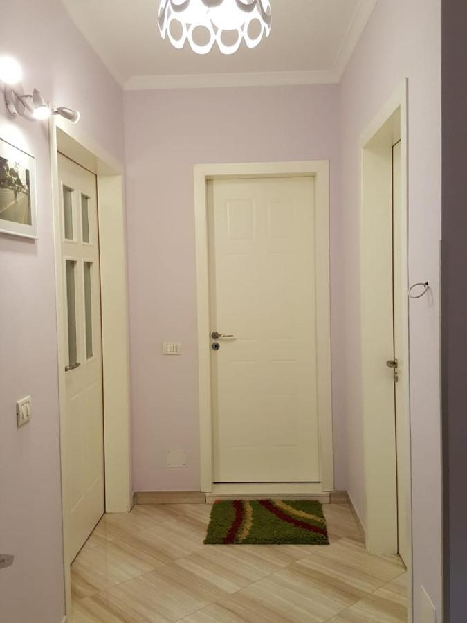 Holiday Center Apartment Shkoder Exterior photo